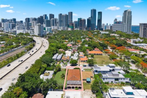 Casa en venta en Miami, Florida, 5 dormitorios, 502.79 m2 № 1766390 - foto 9