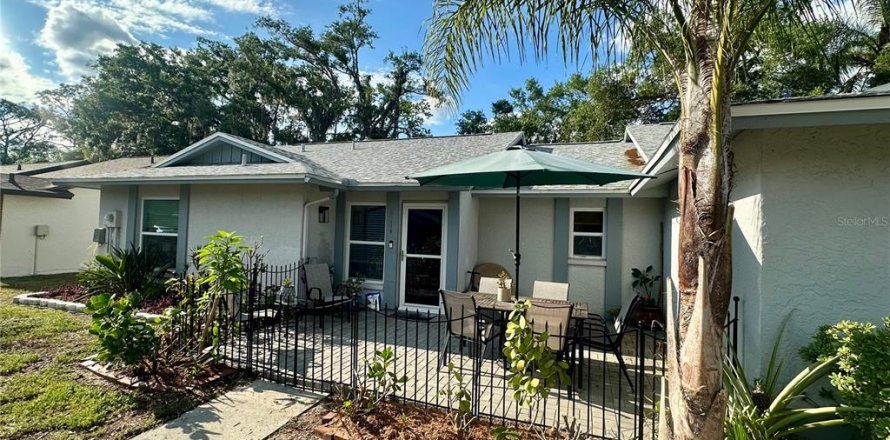 Casa en Temple Terrace, Florida 3 dormitorios, 109.9 m2 № 2094248