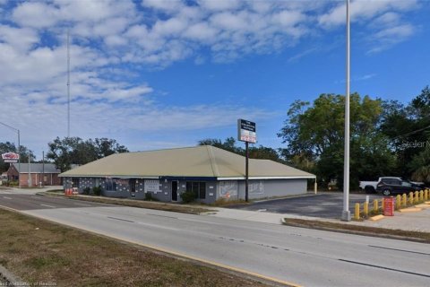 Propiedad comercial en Avon Park, Florida 420.29 m2 № 2212319