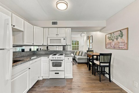 Villa ou maison à vendre à Fort Lauderdale, Floride: 2 chambres, 63.36 m2 № 2418277 - photo 4