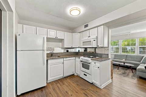 Villa ou maison à vendre à Fort Lauderdale, Floride: 2 chambres, 63.36 m2 № 2418277 - photo 13
