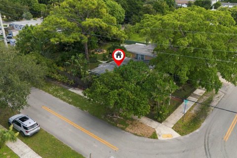 Villa ou maison à vendre à Fort Lauderdale, Floride: 2 chambres, 63.36 m2 № 2418277 - photo 28
