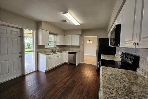 House in Bradenton, Florida 3 bedrooms, 168.15 sq.m. № 1879373 - photo 9