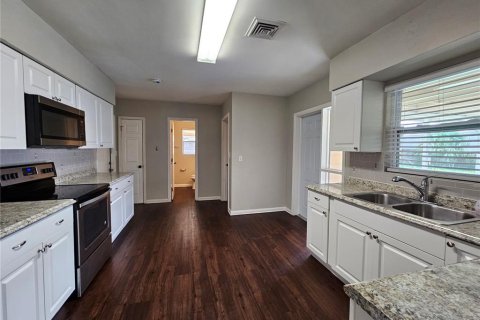 House in Bradenton, Florida 3 bedrooms, 168.15 sq.m. № 1879373 - photo 10