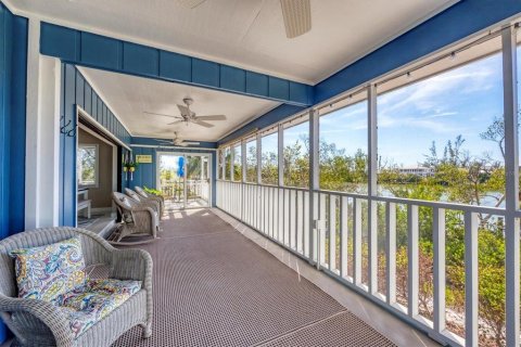 House in Placida, Florida 2 bedrooms, 104.05 sq.m. № 1553505 - photo 8