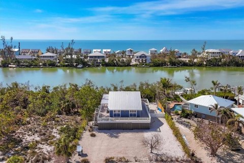 House in Placida, Florida 2 bedrooms, 104.05 sq.m. № 1553505 - photo 5