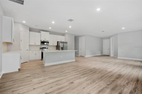 House in North Port, Florida 4 bedrooms, 184.88 sq.m. № 1428910 - photo 5