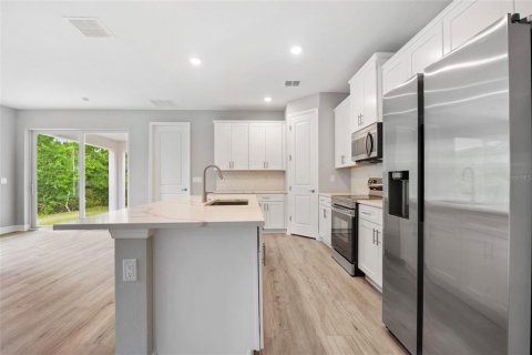 House in North Port, Florida 4 bedrooms, 184.88 sq.m. № 1428910 - photo 9