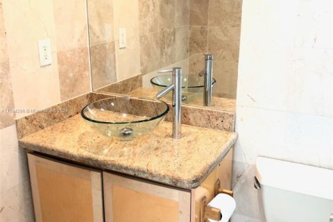Condominio en venta en Hollywood, Florida, 1 dormitorio, 81.2 m2 № 2035209 - foto 6