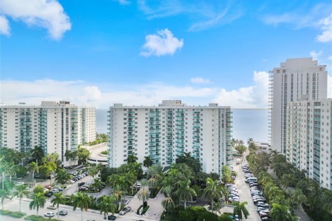 Condominio en venta en Hollywood, Florida, 1 dormitorio, 81.2 m2 № 2035209 - foto 27