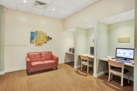 Condominio en venta en Hollywood, Florida, 1 dormitorio, 81.2 m2 № 2035209 - foto 16