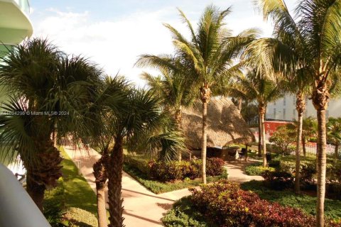 Condominio en venta en Hollywood, Florida, 1 dormitorio, 81.2 m2 № 2035209 - foto 13