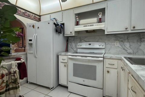 Copropriété à vendre à Sunrise, Floride: 2 chambres, 78.97 m2 № 1981136 - photo 19