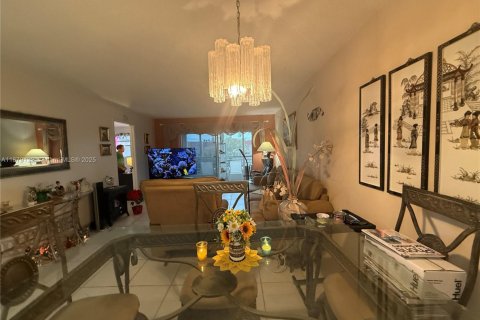 Copropriété à vendre à Sunrise, Floride: 2 chambres, 78.97 m2 № 1981136 - photo 5