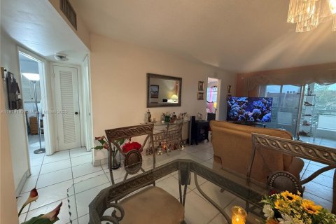 Copropriété à vendre à Sunrise, Floride: 2 chambres, 78.97 m2 № 1981136 - photo 4