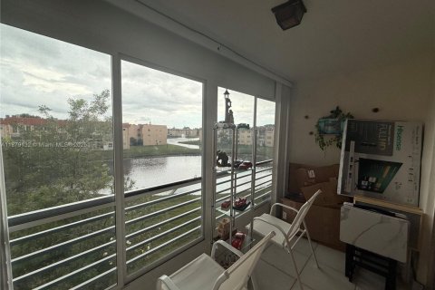Copropriété à vendre à Sunrise, Floride: 2 chambres, 78.97 m2 № 1981136 - photo 10
