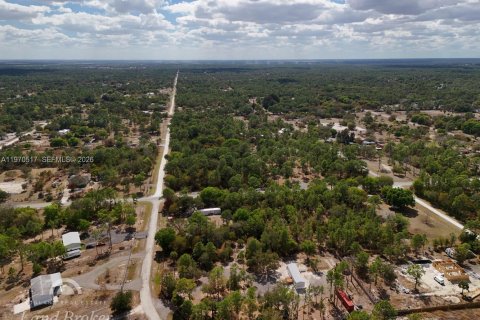 Купить земельный участок в Клуистон, Флорида № 2031282 - фото 11