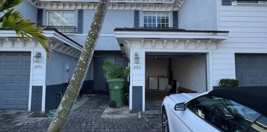 Touwnhouse à Lauderhill, Floride 2 chambres, 104.05 m2 № 2146330