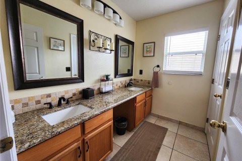 House in Orlando, Florida 5 bedrooms, 253.34 sq.m. № 1766023 - photo 13