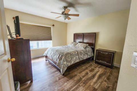 House in Orlando, Florida 5 bedrooms, 253.34 sq.m. № 1766023 - photo 14