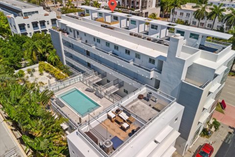 Condo in Miami Beach, Florida, 1 bedroom № 1959987 - photo 9