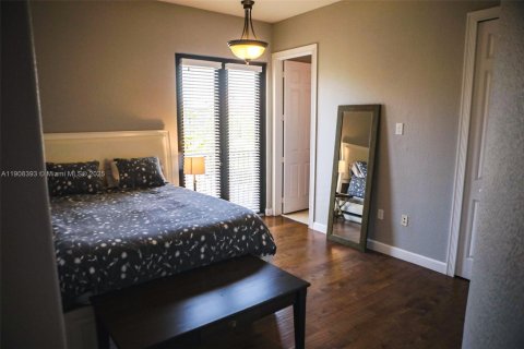 House in Cutler Bay, Florida 5 bedrooms, 438.22 sq.m. № 1964582 - photo 25