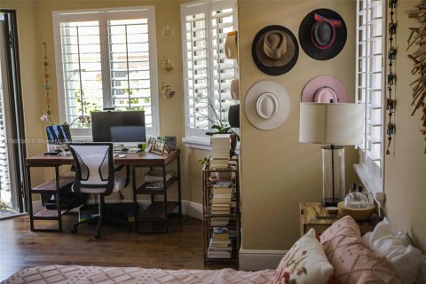 House in Cutler Bay, Florida 5 bedrooms, 438.22 sq.m. № 1964582 - photo 29