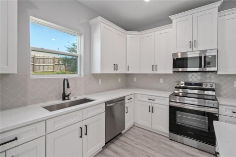 Casa en venta en Ocala, Florida, 4 dormitorios, 194.35 m2 № 1915713 - foto 18