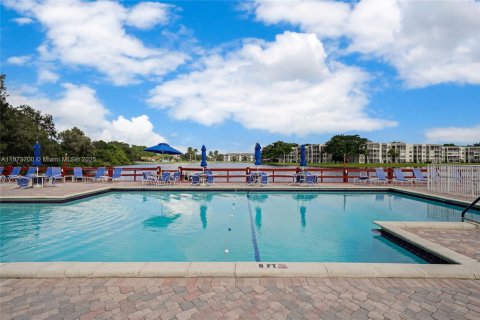 Condo in Davie, Florida, 2 bedrooms  № 1927746 - photo 29