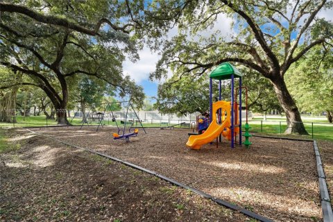 Condo in Davie, Florida, 2 bedrooms  № 1927746 - photo 27