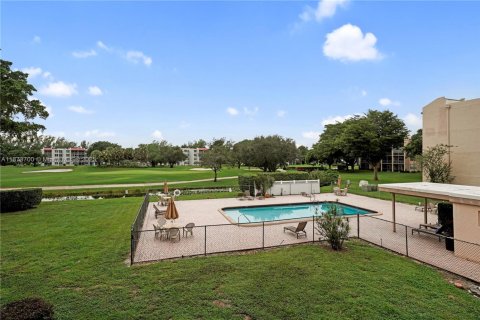 Condo in Davie, Florida, 2 bedrooms  № 1927746 - photo 23