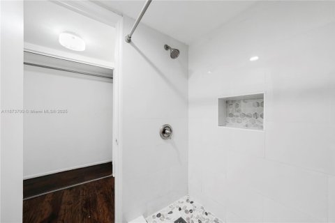 Condo in Davie, Florida, 2 bedrooms  № 1927746 - photo 22