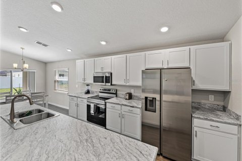 House in Polk City, Florida 4 bedrooms, 162.49 sq.m. № 1853995 - photo 15