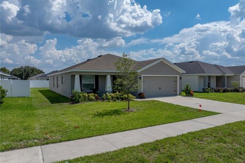 House in Polk City, Florida 4 bedrooms, 162.49 sq.m. № 1853995 - photo 2