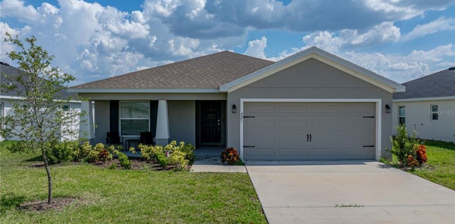 House in Polk City, Florida 4 bedrooms, 162.49 sq.m. № 1853995