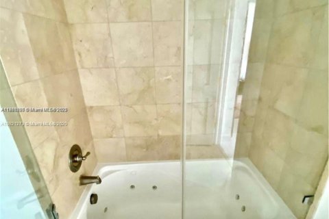 Снять в аренду кондоминиум в Майами-Бич, Флорида 1 спальня, 63.45м2, № 1979425 - фото 13