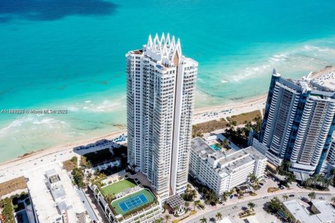 Снять в аренду кондоминиум в Майами-Бич, Флорида 1 спальня, 63.45м2, № 1979425 - фото 1