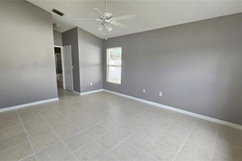 Villa ou maison à louer à Brandon, Floride: 4 chambres, 186.55 m2 № 1916069 - photo 10