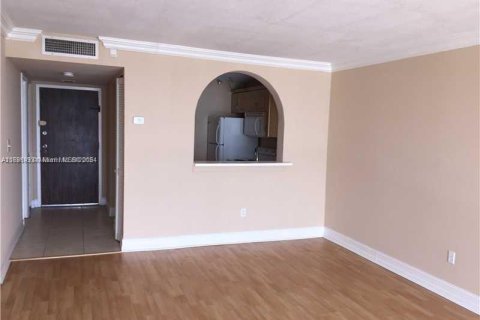 Купить кондоминиум в Майами, Флорида 1 спальня, 76.74м2, № 1984810 - фото 3