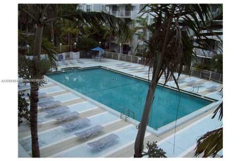 Купить кондоминиум в Майами, Флорида 1 спальня, 76.74м2, № 1984810 - фото 7