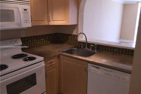 Купить кондоминиум в Майами, Флорида 1 спальня, 76.74м2, № 1984810 - фото 2