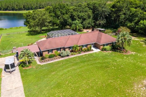 Casa en venta en Weirsdale, Florida, 4 dormitorios, 217.21 m2 № 1901285 - foto 1