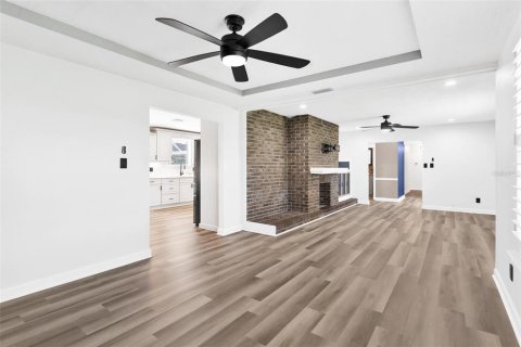 Casa en venta en Weirsdale, Florida, 4 dormitorios, 217.21 m2 № 1901285 - foto 11