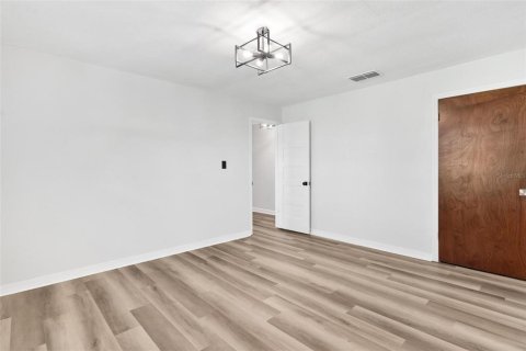Casa en venta en Weirsdale, Florida, 4 dormitorios, 217.21 m2 № 1901285 - foto 30