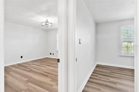 Casa en venta en Weirsdale, Florida, 4 dormitorios, 217.21 m2 № 1901285 - foto 26