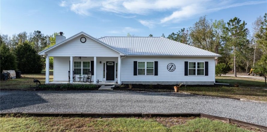 House in Live Oak, Florida 3 bedrooms, 166.48 sq.m. № 1740650