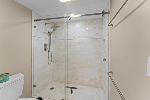 Condo in Riviera Beach, Florida, 1 bedroom  № 2399957 - photo 17