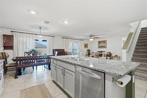 House in Spring Hill, Florida 5 bedrooms, 244.33 sq.m. № 2394259 - photo 11