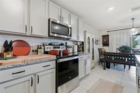 House in Spring Hill, Florida 5 bedrooms, 244.33 sq.m. № 2394259 - photo 12