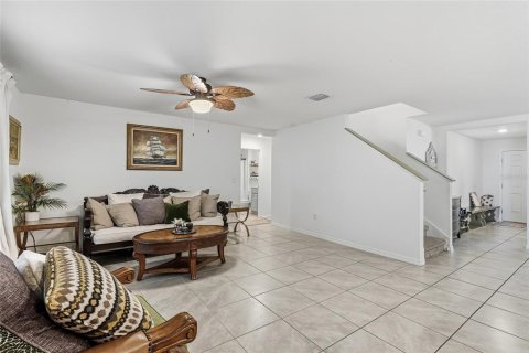 House in Spring Hill, Florida 5 bedrooms, 244.33 sq.m. № 2394259 - photo 18